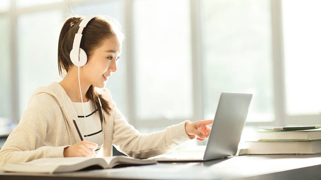 مزایا و معایب آموزش مجازی برای دانش آموزان
